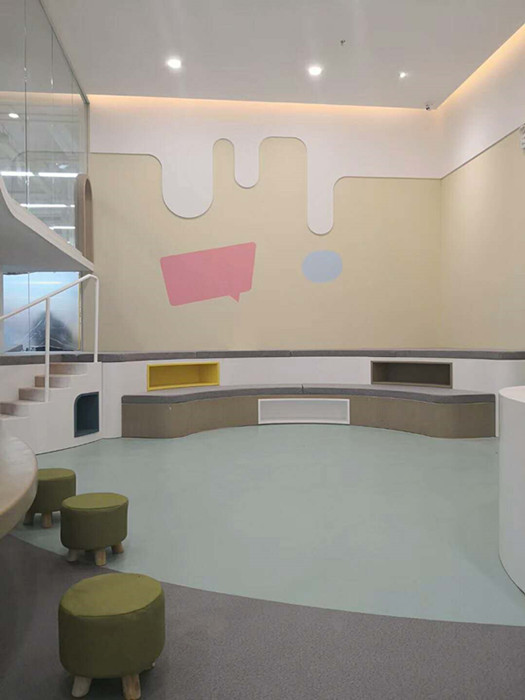 一連鎖教育機構(gòu)地面拼花工程驗收成功